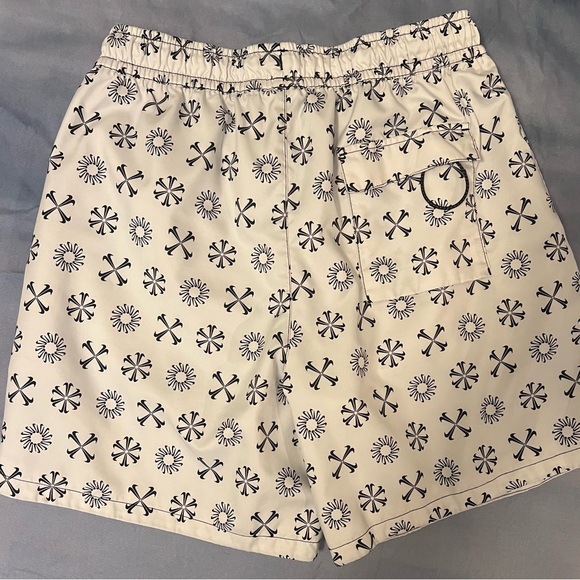 Lot of four men’s Nike Dri-Fit shorts size small - Picture 2 of 9